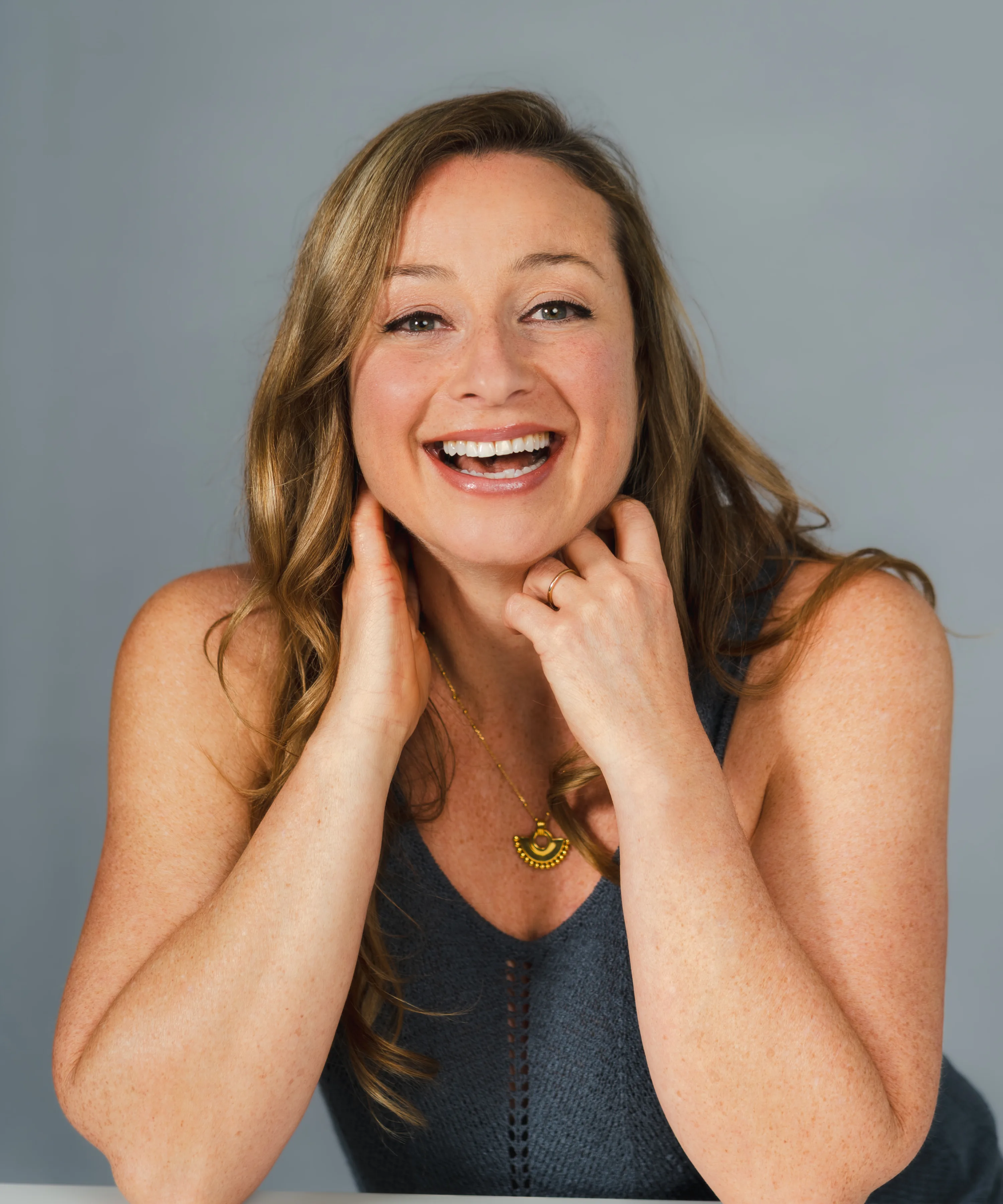 Victoria R 205251 2 1