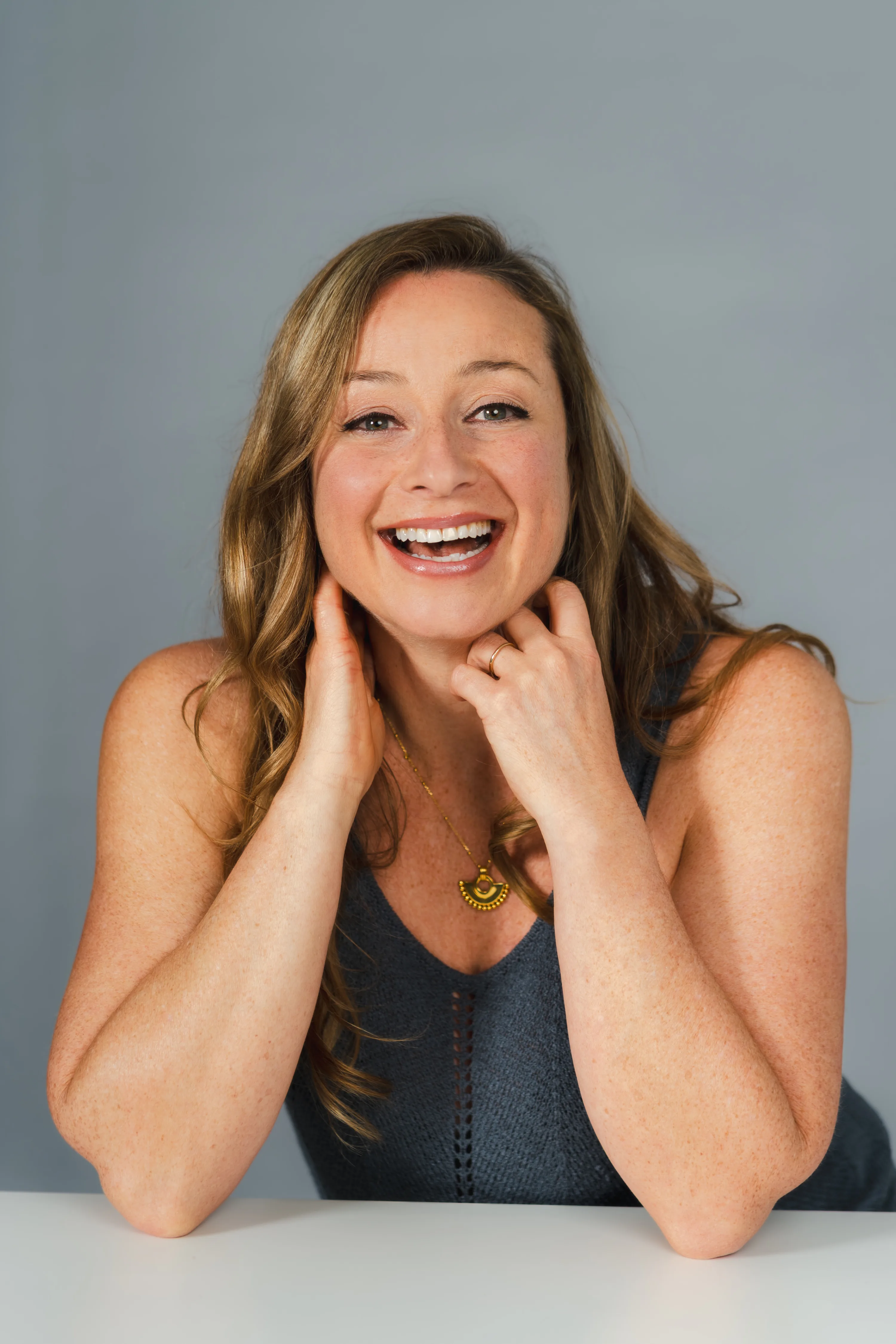 Victoria R 205251 2 1